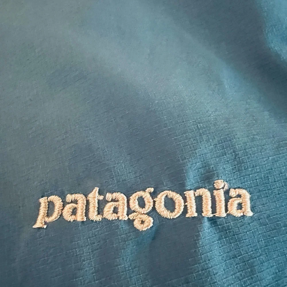 PATAGONIA MENS BLUE SWIM TRUNKS SIZE 38